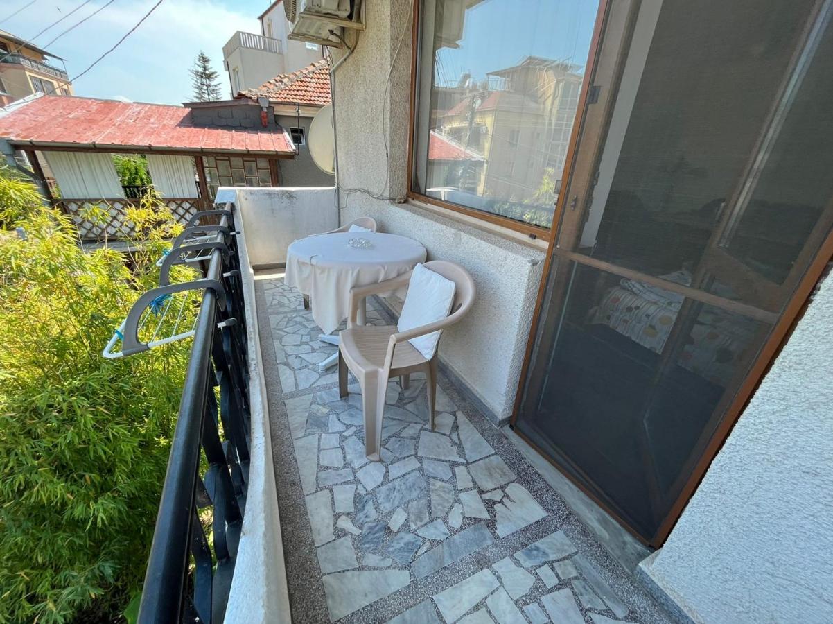 Hotel Izgrev Sarafovo à Burgas Extérieur photo