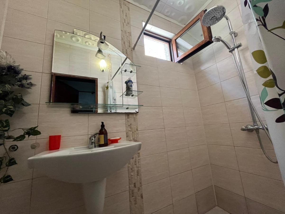 Hotel Izgrev Sarafovo à Burgas Extérieur photo