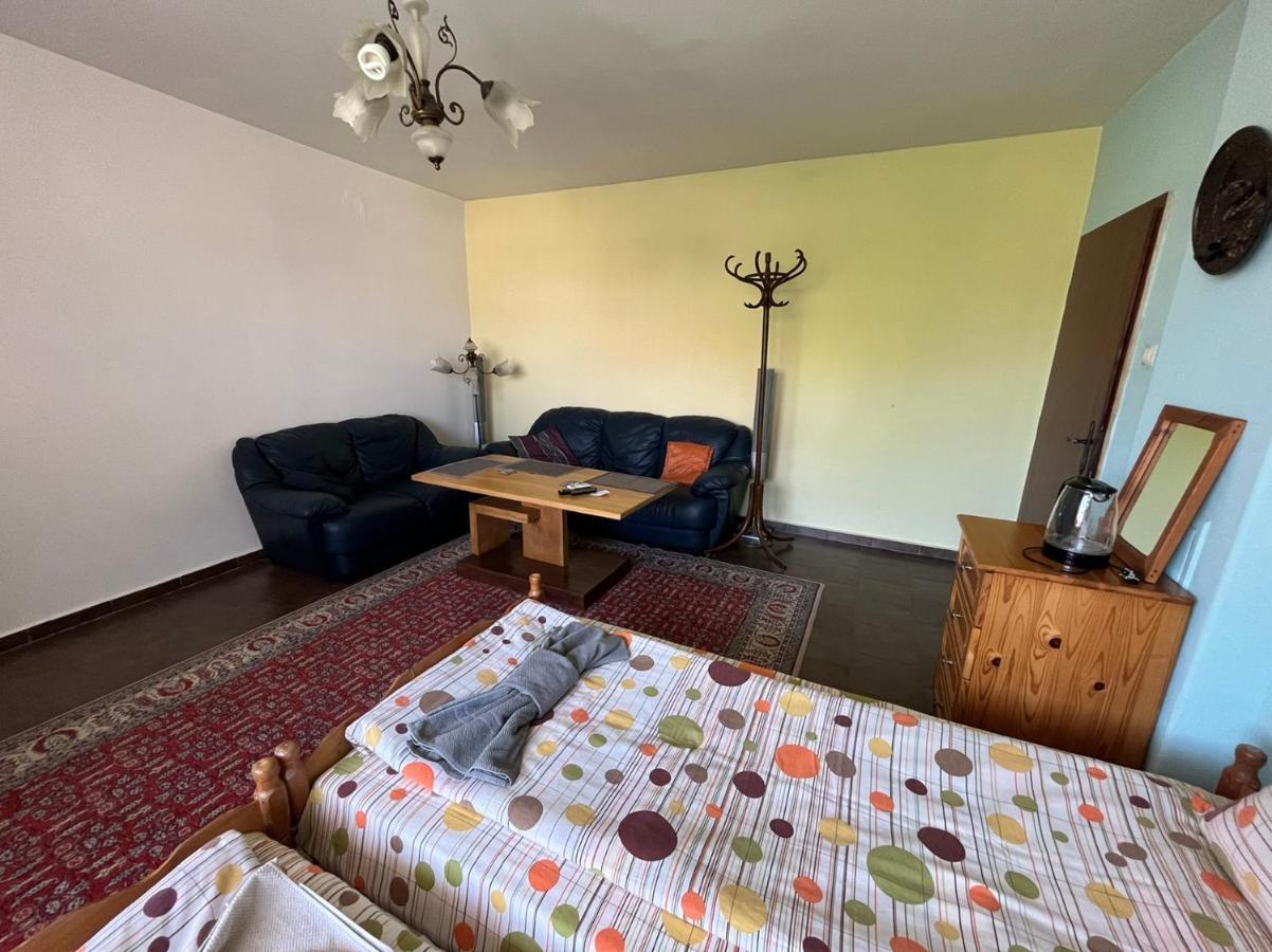 Hotel Izgrev Sarafovo à Burgas Extérieur photo