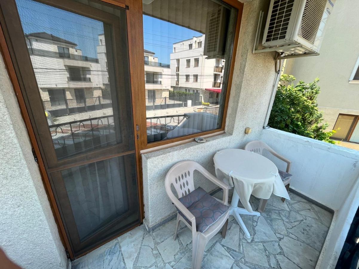 Hotel Izgrev Sarafovo à Burgas Extérieur photo